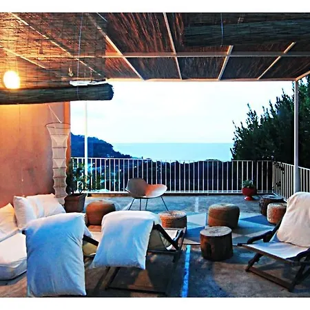 فيلة Casa Tiberius Retreat